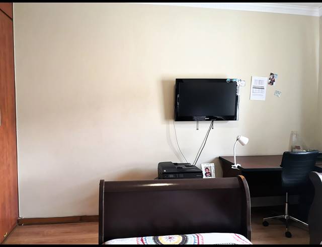 4 BEDROOM HOUSE FOR SALE IN WILLOW ACRES